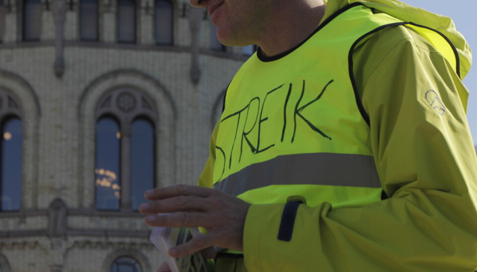 LIKEVERDIG: Arbeidstakernes organisasjoner, Parat og Delta, krever likeverdige lønns- og arbeidsvilkår som ansatte med tilsvarende oppgaver og utdanning i offentlig sektor. LIKEVERDIG: Arbeidstakernes organisasjoner, Parat og Delta, krever likeverdige lønns- og arbeidsvilkår som ansatte med tilsvarende oppgaver og utdanning i offentlig sektor.