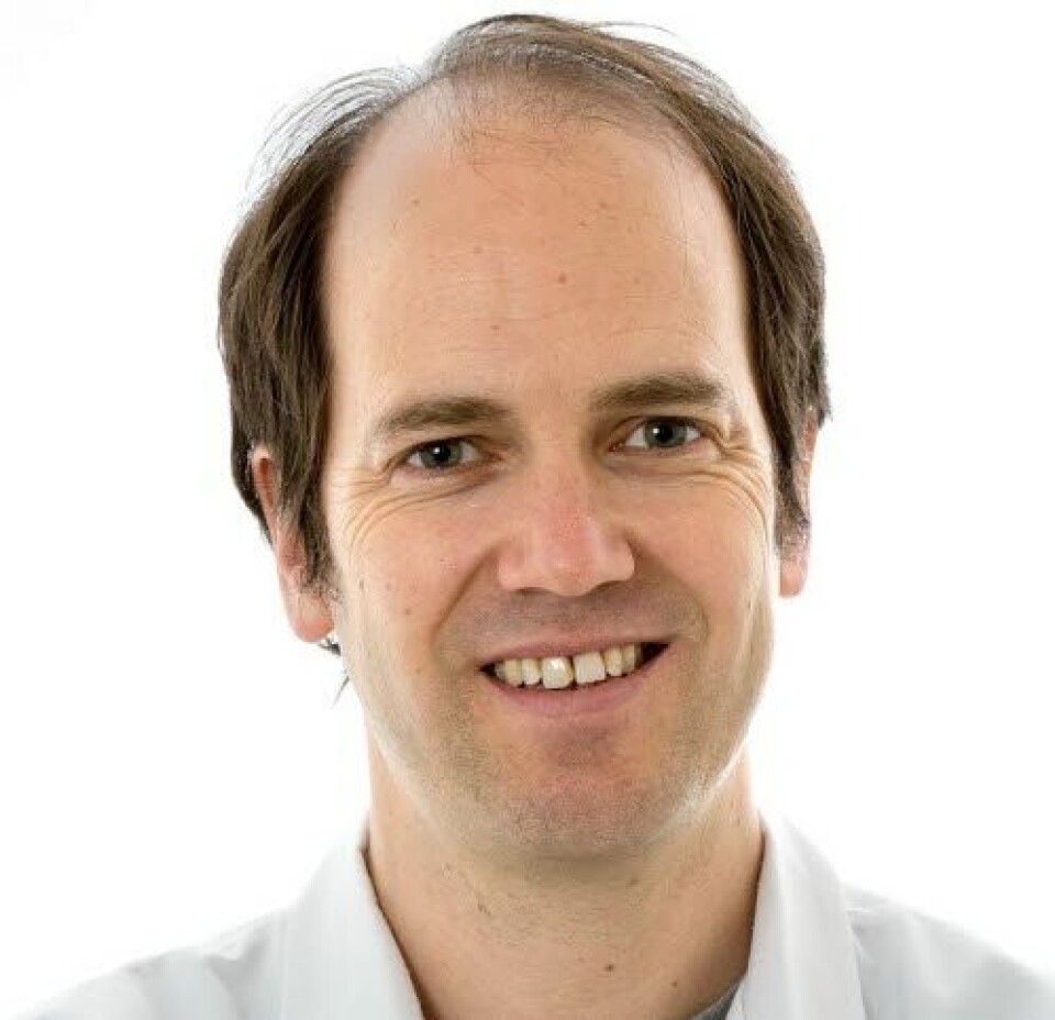 OVERPRØVING: – Vi reagerer på at et statlig organ overprøver fagfolk uten å ha et tydelig rasjonale for det. For å bli flink til å behandle brystkreft, må man få med seg hva kolleger gjør, sier avdelingsoverlege Bjørnar Gilje ved Stavanger universitetssykehus.
Foto: Privat