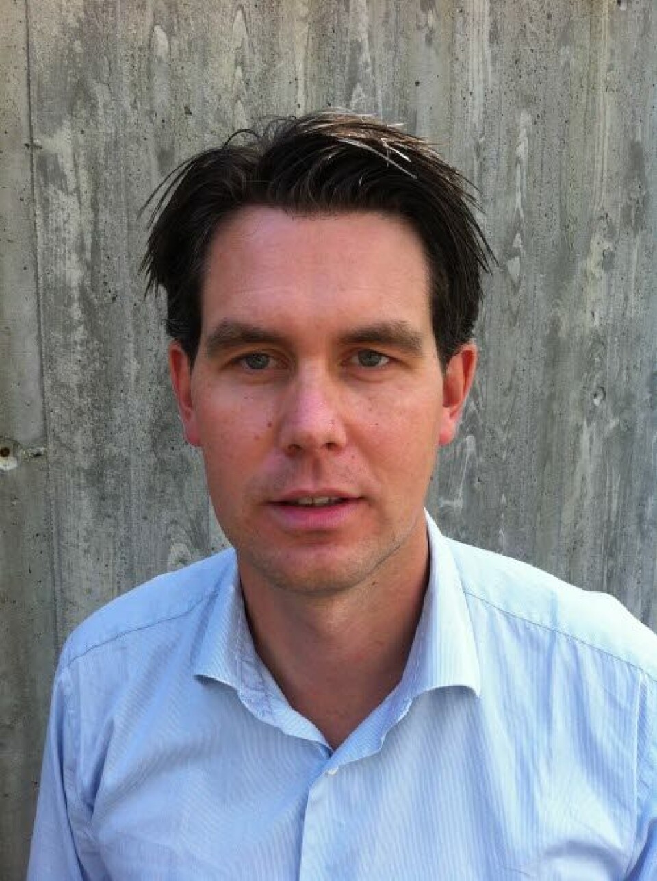 EFFEKT: – Det gir en jevnere effekt hele døgnet, og er forskjellen mellom denne og tablettbehandlingen, sier Mathias Toft, professor ved Universitetet i Oslo og overlege ved Oslo universitetssykehus.
Foto: privat