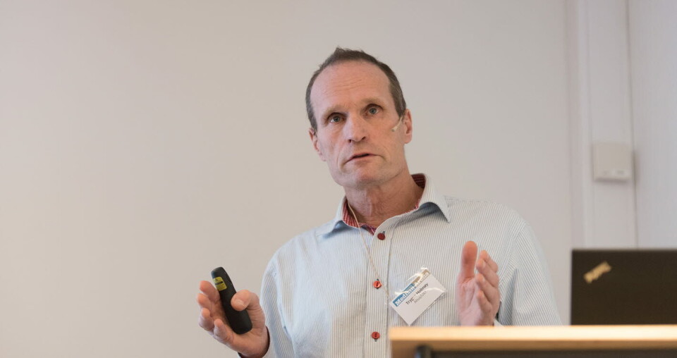 KRITISK: Trygve Holmøy, overlege ved Akershus universitetssykehus (Ahus) er kritisk til hvordan den fullstendige metodevurderingen belyser bivirkninger på de ulike legemidlene. Her avbildet under fjorårets Post ECTRIMS.  Foto: Per Corneliussen