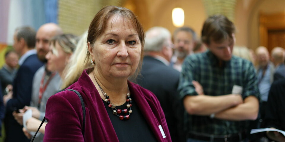 TØFFE TAK: Gunn Marit Helgesen, styreleder i KS, i vandrehallen i Stortinget etter fremleggelsen av regjeringens forslag til statsbudsjett for 2023.  Foto: KS