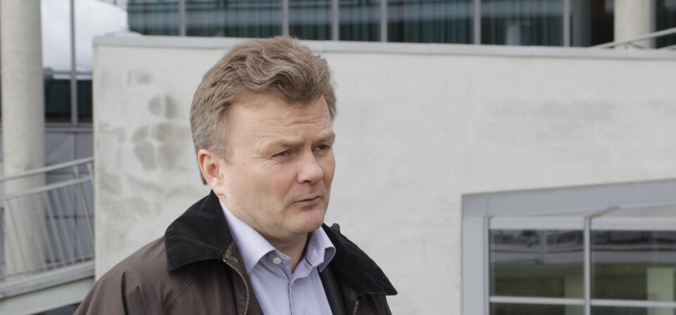 NY PRAKSIS: Administrerende direktør Harald I. Johnsen i HINAS sier han er opptatt av å følge norsk lov. Her er han fotografert på Gardermoen i forbindelse med selskapets generalforsamling. Foto: Lasse Moe NY PRAKSIS: Administrerende direktør Harald I. Johnsen i HINAS sier han er opptatt av å følge norsk lov. Her er han fotografert på Gardermoen i forbindelse med selskapets generalforsamling. Foto: Lasse Moe