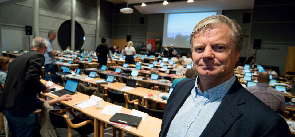 KREVER MER: – Vi er glade for alt vi får, men det må komme mye mer hvis vi skal møte den tiltagende rekrutteringskrisen, sier Tom Ole Øren, leder av Allmennlegeforeningen, her fotografert under Legeforeningens landsstyremøte nylig. Foto: Vidar Sandnes