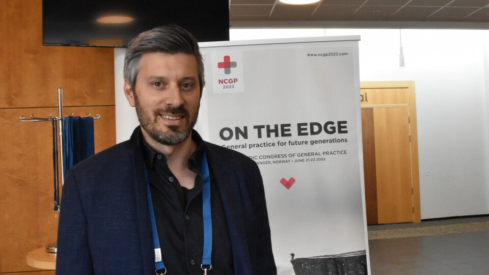IKKE ERSTATNING: – Det er viktig at vi implementerer ny teknologi med klokskap, og at vi har med oss erfaringen om at ny teknologi aldri blir en ren erstatning for tidligere oppgaver, sier fastlege og forsker Tor Magne Johnsen. Foto: Leni Aurora Brækhus Foto: IKKE ERSTATNING: – Det er viktig at vi implementerer ny teknologi med klokskap, og at vi har med oss erfaringen om at ny teknologi aldri blir en ren erstatning for tidligere oppgaver, sier fastlege og forsker Tor Magne Johnsen. Foto: Leni Aurora Brækhus Foto: