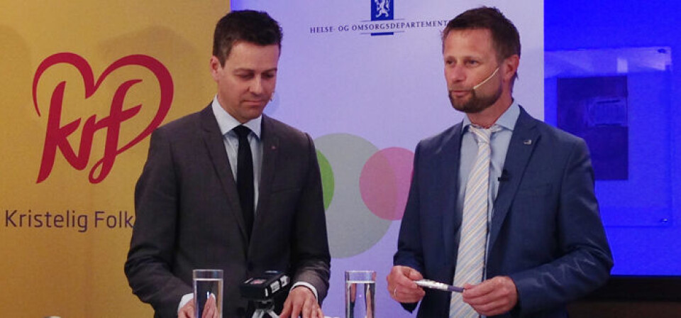 Krf-leder Knut Arild Hareide og Helseminister Bent Høie (H) på dagens pressekonferanse. Foto: Målfrid Bordvik Krf-leder Knut Arild Hareide og Helseminister Bent Høie (H) på dagens pressekonferanse. Foto: Målfrid Bordvik