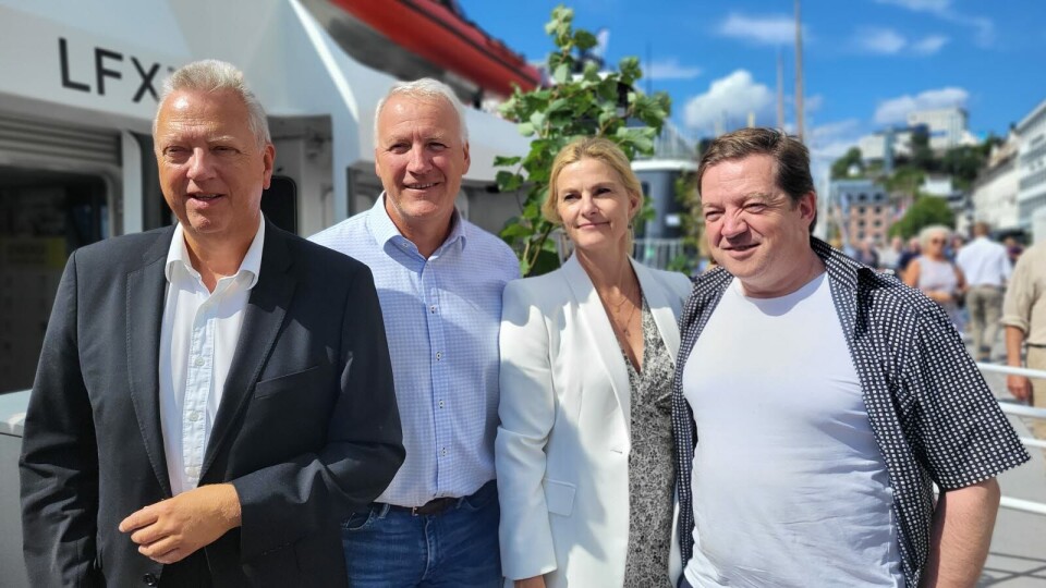OPPROP: Arild Kristensen (Norwegian Smart Care Cluster), Lars Christian Dahle (Dignio), Lena Nymo Helli (Norway Health Tech) og Tarje Bjørgum (Abelia) etterlyser økt satsing på digital hjemmeoppfølging fra regjeringen. Foto: Jofrid Åsland Foto: OPPROP: Arild Kristensen (Norwegian Smart Care Cluster), Lars Christian Dahle (Dignio), Lena Nymo Helli (Norway Health Tech) og Tarje Bjørgum (Abelia) etterlyser økt satsing på digital hjemmeoppfølging fra regjeringen. Foto: Jofrid Åsland Foto: