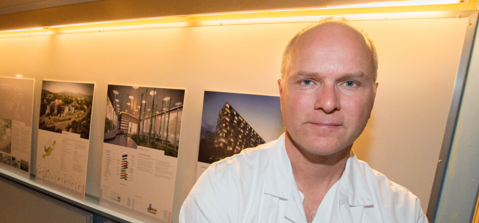 NYTTIG: – Om lag en tredel av lungekreftpasientene har høyt PD-L1-uttrykk, og disse viser det seg nå har langt bedre nytte av immunterapi enn cellegift som førstelinjebehandling, sier Odd Terje Brustugun, overlege ved lungekreftenheten på Oslo universitetssykehus.
Foto: Vidar Sandnes