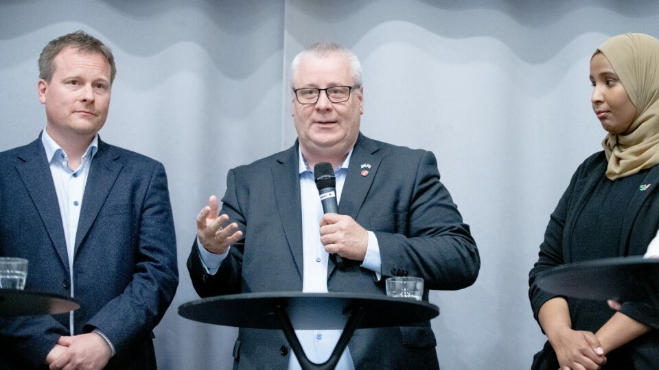 FORSLAG: Bård Hoksrud (i midten), helsepolitisk talsperson i Frp sier at han og partiet vil redusere fastlegers oppgaver som er av ikke-klinisk art og fremmer forslag om det til trontaledebatten tirsdag etter den høytidelige åpningen av Stortinget mandag. Bilde tatt i en annen sammenheng: Vidar Sandnes Foto: FORSLAG: Bård Hoksrud (i midten), helsepolitisk talsperson i Frp sier at han og partiet vil redusere fastlegers oppgaver som er av ikke-klinisk art og fremmer forslag om det til trontaledebatten tirsdag etter den høytidelige åpningen av Stortinget mandag. Bilde tatt i en annen sammenheng: Vidar Sandnes Foto: