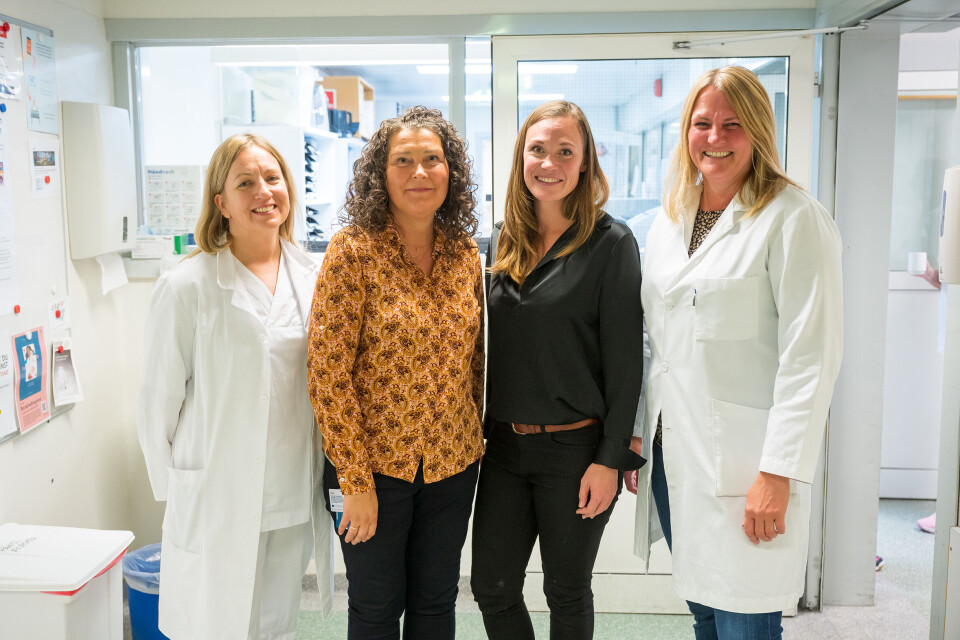 ET DOGMESKIFTE: Teamet som var med i forskningsgruppa ved Stavanger universitetssjukehus (SUS ): Lege Karoline Lode-Kolz, sykepleier Kirsten Engevik og legene Hanne Markhus Pike og Siren Rettedal. Foto: Bernt-Erik Rossavik ET DOGMESKIFTE: Teamet som var med i forskningsgruppa ved Stavanger universitetssjukehus (SUS ): Lege Karoline Lode-Kolz, sykepleier Kirsten Engevik og legene Hanne Markhus Pike og Siren Rettedal. Foto: Bernt-Erik Rossavik