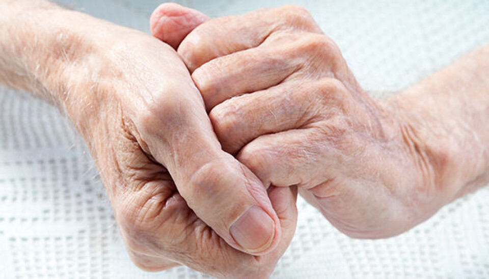 FALT: Forventet levealder falt i fjor, og er nå 80,92 år for menn og 84,35 år for kvinner. Foto: Colourbox FALT: Forventet levealder falt i fjor, og er nå 80,92 år for menn og 84,35 år for kvinner. Foto: Colourbox