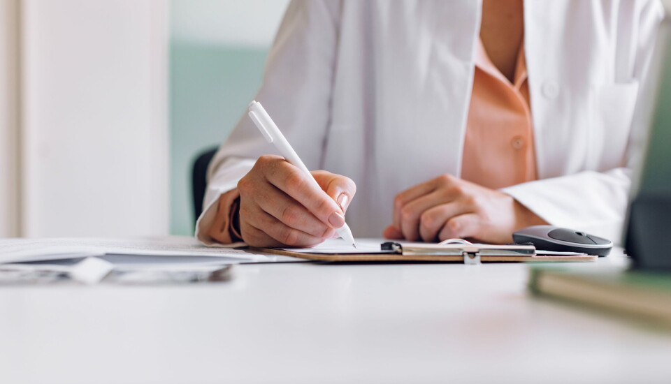 HANDLINGSPLAN: Introduksjonsavtaler er ett av tiltakene i Handlingsplan for allmennlegetjenesten, og vil gi leger rett til trygderefusjon når de jobber på fastlegers lister. Foto: Getty Images HANDLINGSPLAN: Introduksjonsavtaler er ett av tiltakene i Handlingsplan for allmennlegetjenesten, og vil gi leger rett til trygderefusjon når de jobber på fastlegers lister. Foto: Getty Images