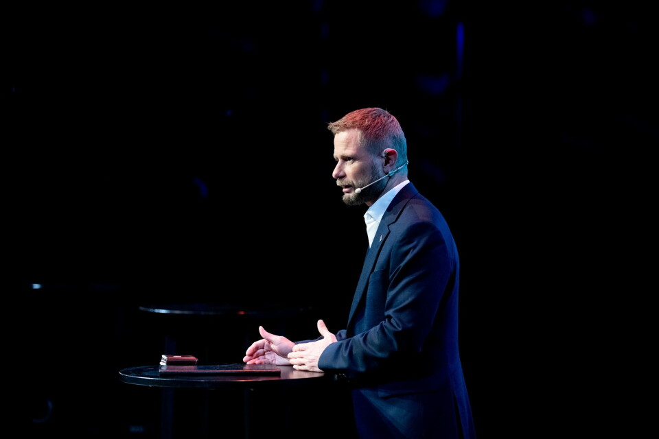 IKKE OVER: – Vi har en krevende tid bak oss og vi har en krevende tid foran oss, advarer helseministeren i kommunetalen for 2021. Men gir kommunene æren for at Norge har klart å holde smitten lavere og samfunnet åpnere enn de fleste andre land i en verdensomspennende pandemi. Foto: Vidar Sandnes (Arkivfoto) IKKE OVER: – Vi har en krevende tid bak oss og vi har en krevende tid foran oss, advarer helseministeren i kommunetalen for 2021. Men gir kommunene æren for at Norge har klart å holde smitten lavere og samfunnet åpnere enn de fleste andre land i en verdensomspennende pandemi. Foto: Vidar Sandnes (Arkivfoto)