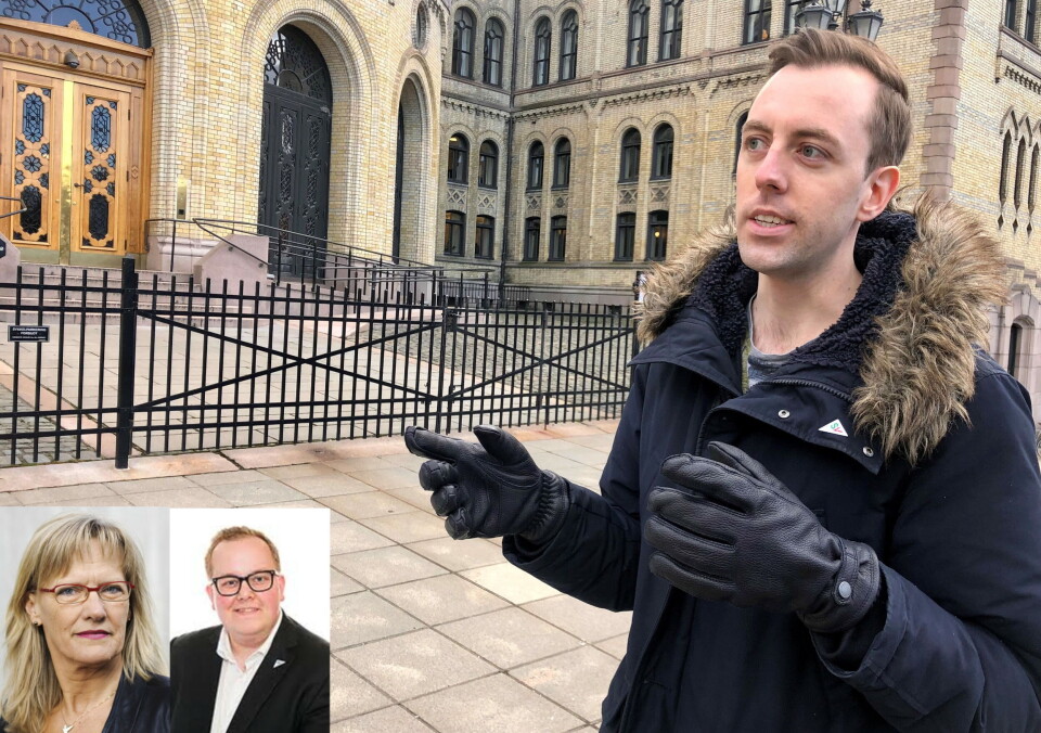 VIL HA LOVENDRING: SV-representantene Nicholas Wilkinson (stort bilde), Karin Andersen og Eirik Faret Sakariassen mener forskjellsbehandlingen av somatiske og psykiske sykdommer rammer pasientenes helse. Foto: Anne Grete Storvik/SV/Stortinget VIL HA LOVENDRING: SV-representantene Nicholas Wilkinson (stort bilde), Karin Andersen og Eirik Faret Sakariassen mener forskjellsbehandlingen av somatiske og psykiske sykdommer rammer pasientenes helse. Foto: Anne Grete Storvik/SV/Stortinget