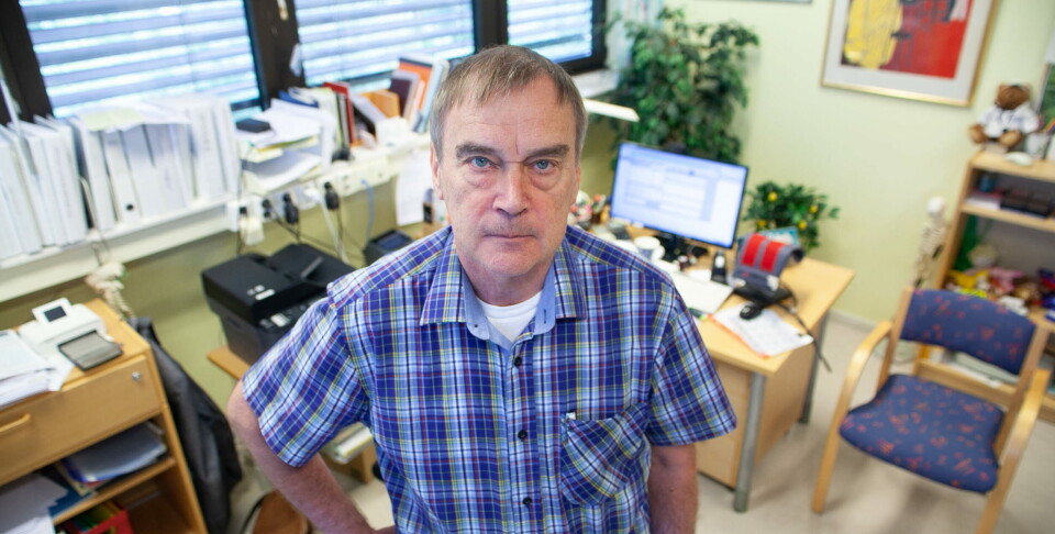 KRITISK: – Det er ikke ok at det blir masse penger å betale for pasienter i den offentlige helsetjenesten, sier Svein Aarseth, fastlege og leder i Rådet for legeetikk i Legeforeningen. Foto: Lasse Moe Foto: KRITISK: – Det er ikke ok at det blir masse penger å betale for pasienter i den offentlige helsetjenesten, sier Svein Aarseth, fastlege og leder i Rådet for legeetikk i Legeforeningen. Foto: Lasse Moe Foto: