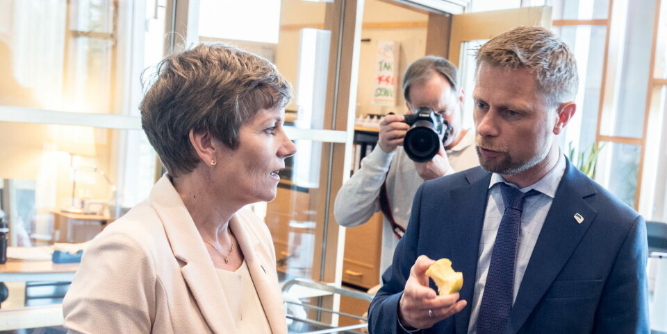 UENIGE OM SYKEPLEIERE: Marit Hermansen og Bent Høie fotografert under et tidligere landsmøte for Legeforeningen. Arkivfoto: Vidar Sandnes Foto: UENIGE OM SYKEPLEIERE: Marit Hermansen og Bent Høie fotografert under et tidligere landsmøte for Legeforeningen. Arkivfoto: Vidar Sandnes Foto: