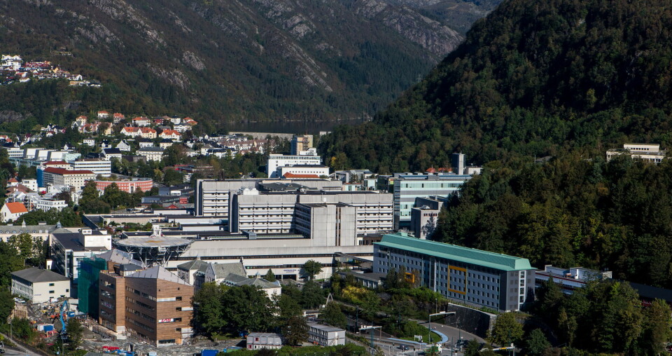 FIKK BOT: Helse Bergen har fått 1,5 millioner kroner i bot etter at en 43-åring døde på akuttmottaket ved Haukeland universitetssjukehus i fjor. Nå vil Frp straffe enkeltpersoner hardere. Foto: Helse Vest