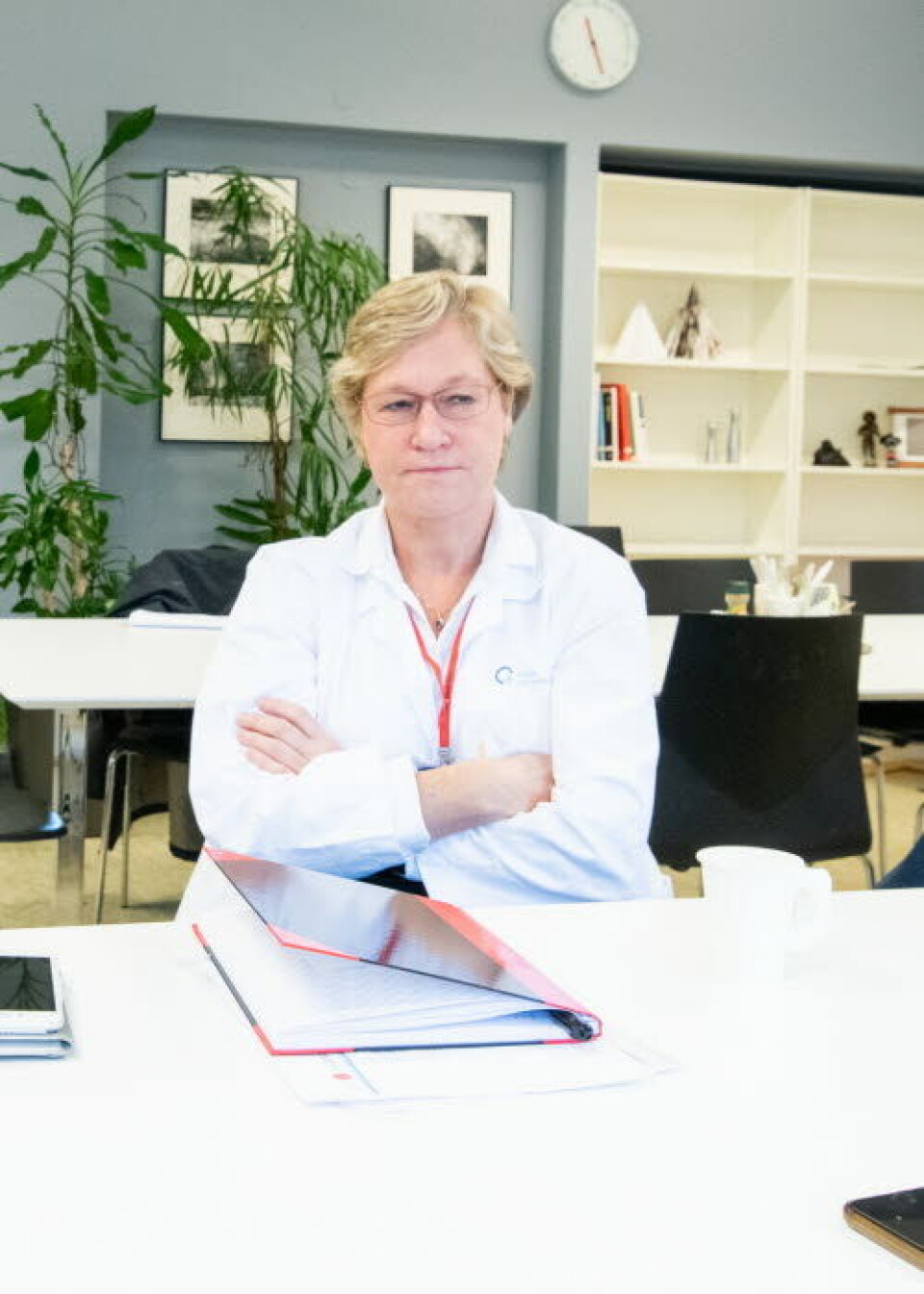 FØLGER OPP: – Her blir det opp til våre leger som vet hvem dette gjelder. De gir beskjeder til sine pasienter om at de kan fylle ut et skjema og søke om å få pengene tilbake., sier avdelingsleder Hanne Harbo ved Nevrologisk avdeling, OUS.
Foto: Vidar Sandnes