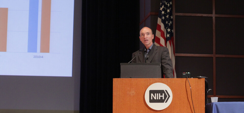 SNAKKER: Bjørn Hofmann, professor i medisinsk etikk ved UiO, holdt innlegg på konferansen i Washington. Foto: Lasse Moe