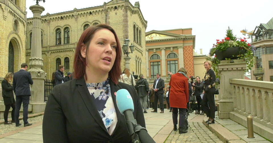 VI TREKKE AKSON-BEVILGNING: Frp og helsepolitisk talsperson Åshild Bruun-Gundersen vil utsette journalprosjektet Akson. I Frps alternative budsjett, som legges frem mandag, bevilges det derfor ikke noe til milliardprosjektet. Foto: Lars Brock Nilsen VI TREKKE AKSON-BEVILGNING: Frp og helsepolitisk talsperson Åshild Bruun-Gundersen vil utsette journalprosjektet Akson. I Frps alternative budsjett, som legges frem mandag, bevilges det derfor ikke noe til milliardprosjektet. Foto: Lars Brock Nilsen