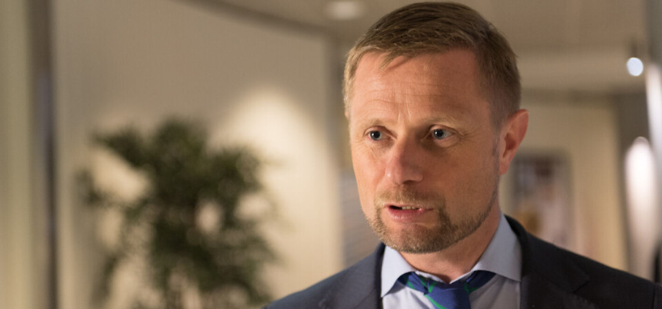 UTFORDRENDE: Helseminister Bent Høie (H) holder fast ved argumentasjonen om at det vil være utfordrende å rekruttere kirurger til små sykehus i fremtiden. Foto: Per Corneliussen
