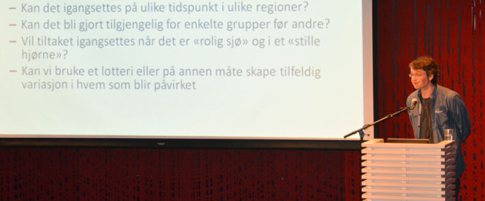 IKKE EN AV MENIGHETEN: Seniorforsker Ole Røgeberg ved Frischsenteret var ikke invitert fordi han tilhørte 'folkehelse-menigheten', ifølge seminarleder og departementsråd Bjørn-Inge Larsen. Foto: Lisbeth Nilsen