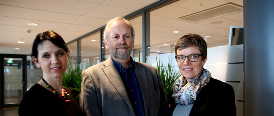 SKAL BLI ENIGE: Rune Frøyland, forhandlingsleder i Akademikerne helse med administrerende direktør i Spekter, Anne-Kari Bratten (t.v.) og president i Legeforeningen Marit Hermansen. Foto: Lise B. Johannessen/Legeforeningen SKAL BLI ENIGE: Rune Frøyland, forhandlingsleder i Akademikerne helse med administrerende direktør i Spekter, Anne-Kari Bratten (t.v.) og president i Legeforeningen Marit Hermansen. Foto: Lise B. Johannessen/Legeforeningen