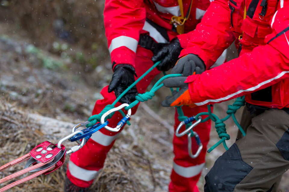 KOMMUNIKASJON: Politi, helse og brann kommuniserer sammen via nødnettet, og når hjelpeorganisasjoner er ute på oppdrag har de behov for å kunne kommunisere med dem. Illustrasjonsfoto: Getty Images Foto: KOMMUNIKASJON: Politi, helse og brann kommuniserer sammen via nødnettet, og når hjelpeorganisasjoner er ute på oppdrag har de behov for å kunne kommunisere med dem. Illustrasjonsfoto: Getty Images Foto: