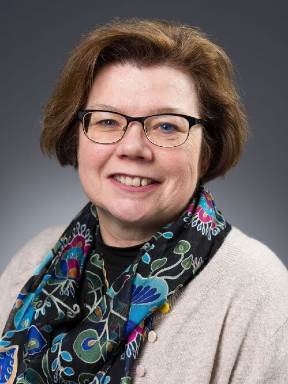 RETNINGSLINJER: Elin Olaug Rosvold, prodekan for profesjonsstudiet i medisin ved UiO fortelle at det nå lagt inn et eget læringsutbytte for opplæring i lindrende medisin i de nasjonale retningslinjer for helse- og sosialfagutdanningene. Foto: Øystein Horgmo, UiO RETNINGSLINJER: Elin Olaug Rosvold, prodekan for profesjonsstudiet i medisin ved UiO fortelle at det nå lagt inn et eget læringsutbytte for opplæring i lindrende medisin i de nasjonale retningslinjer for helse- og sosialfagutdanningene. Foto: Øystein Horgmo, UiO