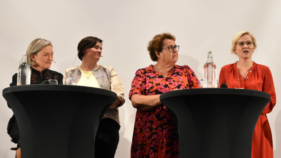 Fra venstre: Sissel M. Skoghaug (LO), Katinka Riksfjord Sporsem (generalsekretær Norsk Flygerforbund), Olaug Bollestad (Krf), Ingvild Kjerkol (Ap). Foto: Michael Chr. A. Simonsen Fra venstre: Sissel M. Skoghaug (LO), Katinka Riksfjord Sporsem (generalsekretær Norsk Flygerforbund), Olaug Bollestad (Krf), Ingvild Kjerkol (Ap). Foto: Michael Chr. A. Simonsen