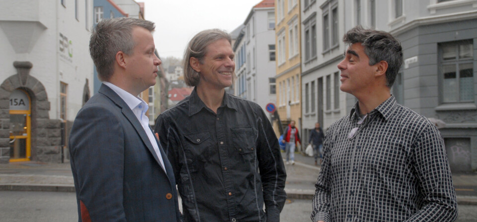 SAMARBEID: Prosjektleder Bent Are Melsom i Helsedirektoratet,
fastlege Regin Hjertholm ved Eidsvåg legekontor og produktsjef Endre Dyrøy i Infodoc jobber sammen for å utvikle fastlege-time over nett. Foto: Kristine Askvik
