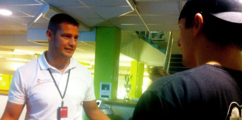 STEROIDER KNYTTET TIL MYE TRENING: Bruker man steroider - så er man som regel på treningssentrene, sier Antidoping Norges Morten Heierdal, som avlegger et treningssenter i Oslo et informasjonsbesøk. Foto: Anne Grete Storvik
