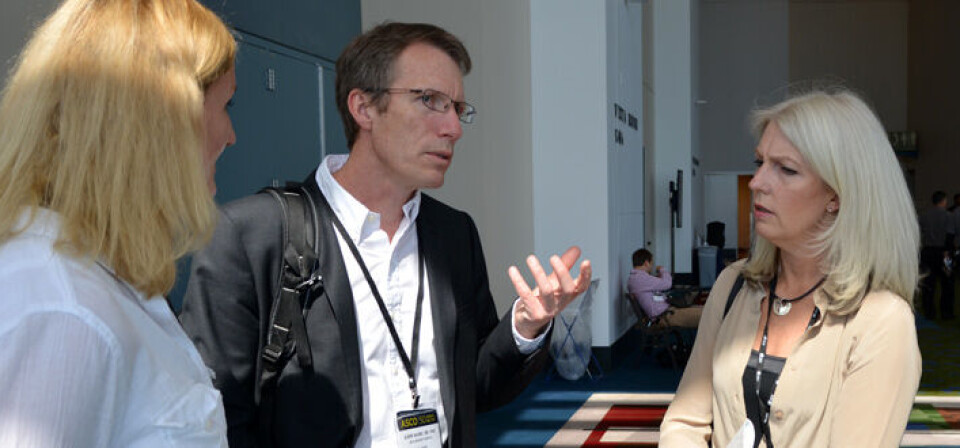 Professor Bjørn Naume sammen med kolleger fra OUS rett etter presentasjonen. Foto: Målfrid Bordvik