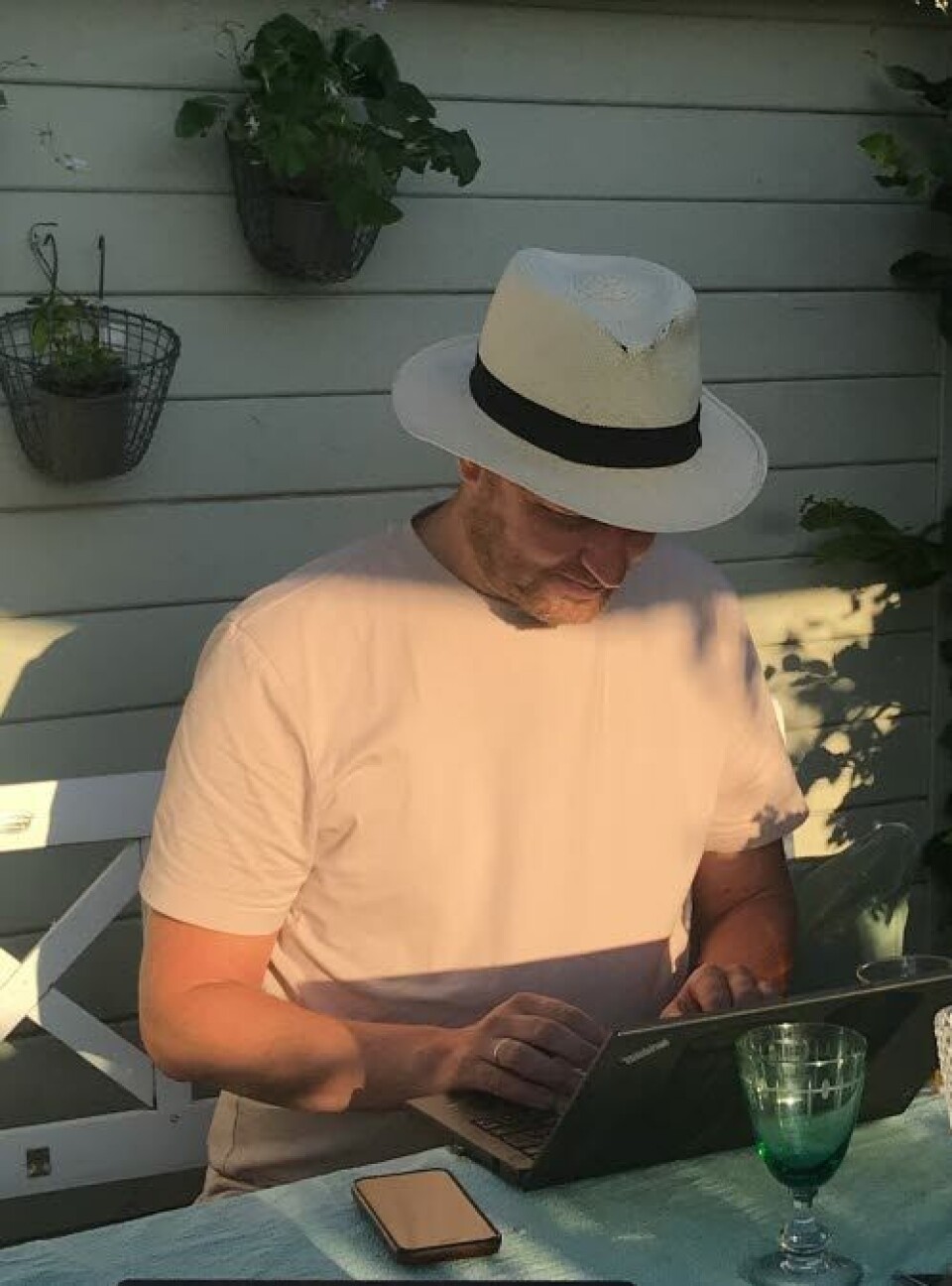 HUSKER: – I pharma-settingen så må vi huske hva som skjedde i mars, da det smalt, sier Joachim Henriksen, kommunikasjonssjef i Pfizer i Norge.
Foto: Lasse Moe