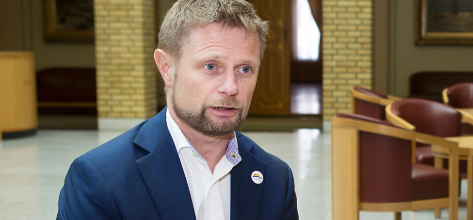 FÅR HØYERE UTGIFTER: Helseminister Bent Høie (H) foreslår mer til barnevaksinasjon i statsbudsjettet for 2018. Foto: Anette Andresen