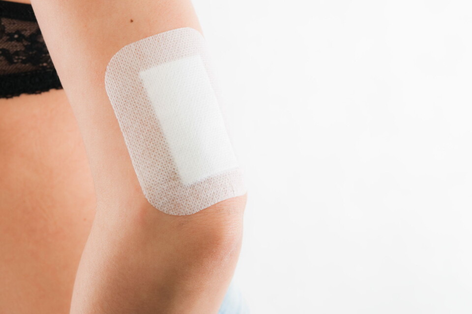PLASTER: Det britiske vaksineselskapet Emergex har fått regulatoriske godkjenninger til å initiere en fase 1-studie på en neste-generasjons covid-19 vaksine som vil påføres som en type hudplaster. Illustrasjonsbilde: Getty Images Foto: