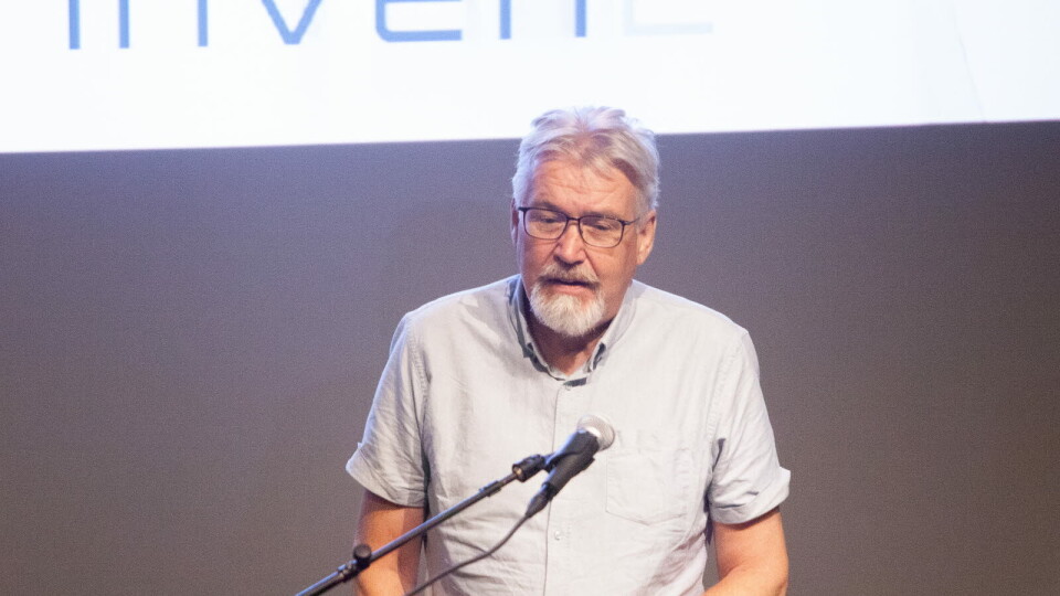KOSTNADSKUTT: Radforsk-sjef Jonas Einarsson påpekte i en episode av podcasten «Radium» i starten av august at Nordic Nanovector må bruke pengene på bok så fornuftig som mulig etter at de feilet i Paradigme-studien. – Det vil jeg tro betyr et ganske brutalt kostnadskutt, sa han. Her avbildet under Arendalsuka 2022. Foto: Lars Brock Nilsen