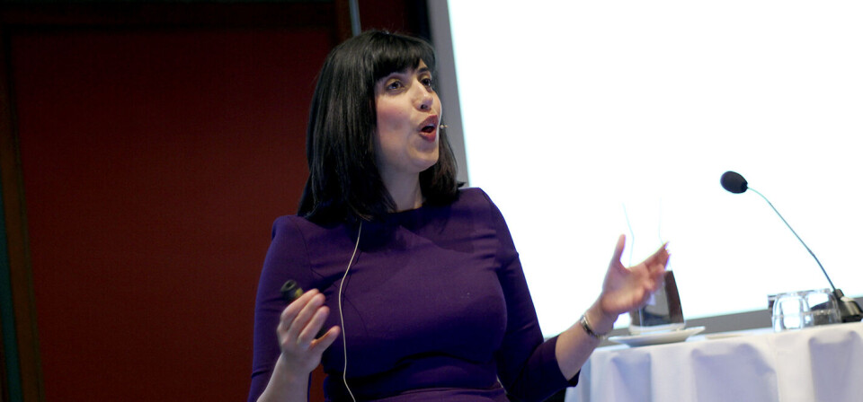 SKOTSKE ERFARINGER: Alia Gilani delte erfaringer fra helsetjenesten Minority Ethnic Long Term Medicines Service (MELTS) under ESCP 2016. Foto: Øyvind Bosnes Engen