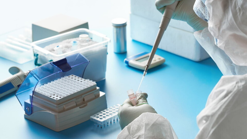 COVID-TEST: GenMarks Respiratory Pathogen Panels identifiserer de vanligste virale og bakterielle organismene som er assosiert med infeksjoner i øvre luftveier. Dette inkluderer SARS-CoV-2, viruset bak covid-19-sykdom. Illustrasjon: Getty Images Foto:
