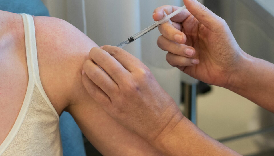 UENIG: Høyre foreslår pliktig vaksinering for helsepersonell med pasientkontakt. Arbeiderpartiet sier nei. . Illustrasjonsbilde: Vidar Sandnes