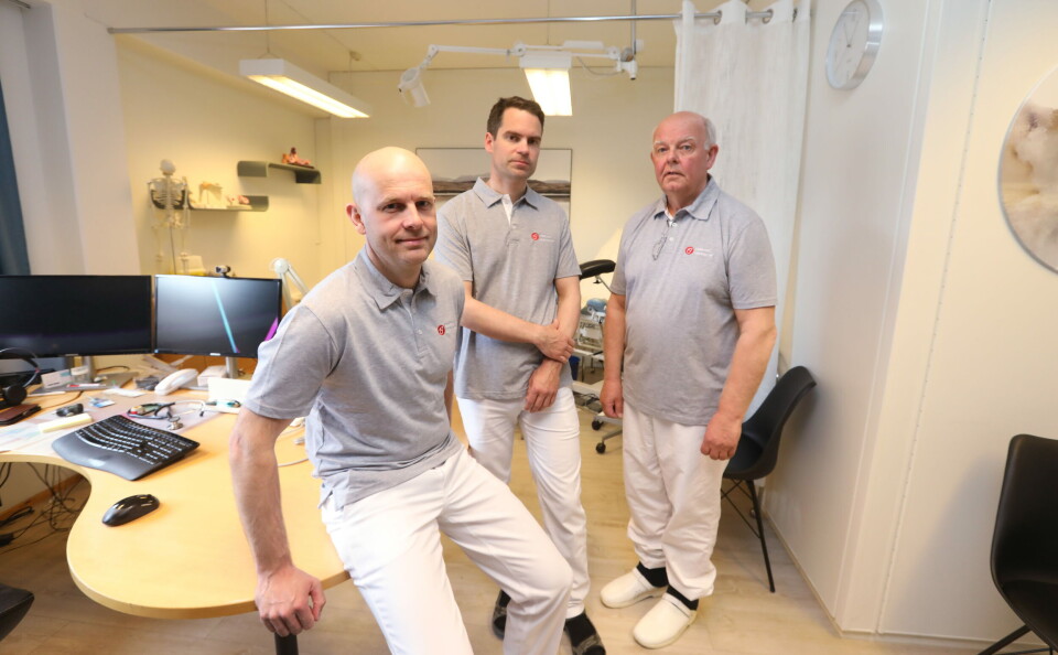 HANDLING NÅ: Fastlegene Marius Johansen (t.v.), Marius Edvardsen og Carl Albert Knutssøn (t.h.) i Bodø sier de har gått mange år uten at noe har endret seg, tross at rapport etter rapport har pekt på de samme utfordringene og beskrevet hverdagene deres. De frykter det skal ta like mange år før myndighetene klarer å gjøre ord til handling. Foto: