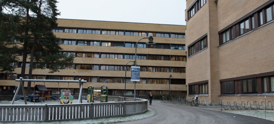 PÅVIST SMITTE: Etter at en ansatt ved kreftpoliklinikken ved Sykehuset Telemark fikk påvist koronaviruset, er 33 ansatte ved sykehuset testet og satt i karantene. Foto: Arkivfoto/Per Corneliussen