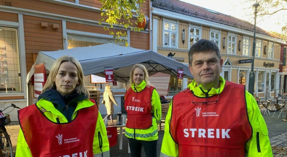STREIKEVILJE: Leger i Trondheim var blant dem som streiket i høst. På bildet: Fastlege Mona Størseth, Johanna Westin og Finn Høivik.  Foto: Privat