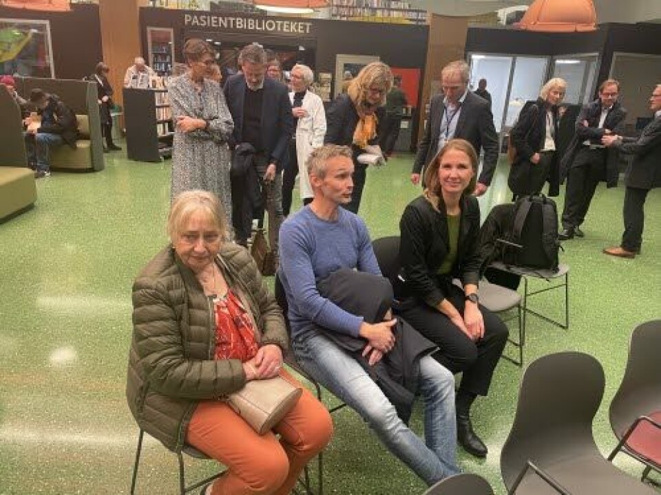 FASTLEGE, SYKEHUSLEGE OG BRUKER: Torgeir Skavøy, Bente Fransen pg Katinka Alme på Haukeland.
Foto: Anders Zerener