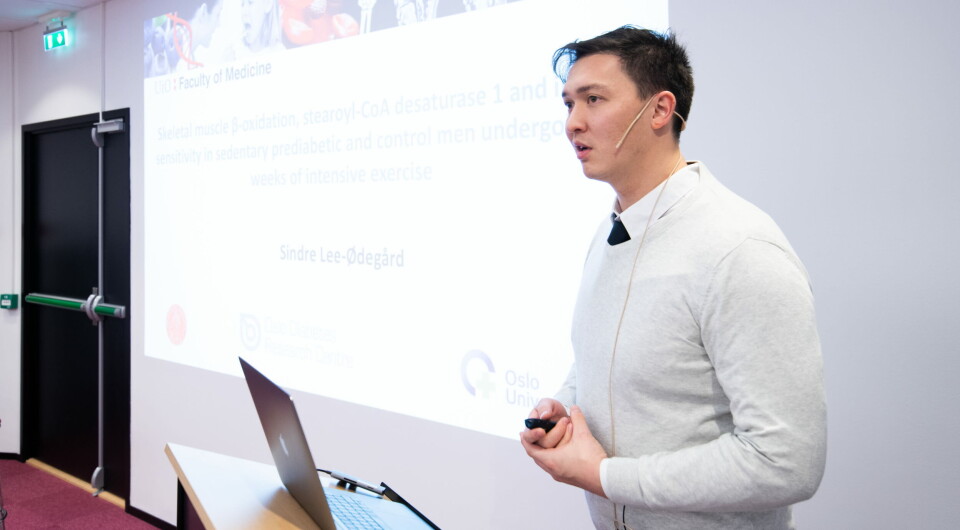 EUROPEISK PRESENTASJON: Sindre Lee-Ødegård deltok på den europeiske diabeteskongressen EASD i 2019 og presenterte funn om forskningen sin. Her holder han foredrag om forskningen sin under DM Arena Post EASD samme år. Foto: Vidar Sandnes EUROPEISK PRESENTASJON: Sindre Lee-Ødegård deltok på den europeiske diabeteskongressen EASD i 2019 og presenterte funn om forskningen sin. Her holder han foredrag om forskningen sin under DM Arena Post EASD samme år. Foto: Vidar Sandnes