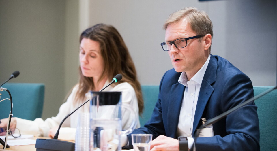 ANBEFALER HEMMELIGHOLD: Beate Berrefjord og Kurt Brekke i Konkurransetilsynet tror åpenhet vil svekke konkurransen mellom legemiddelselskapene - og dermed føre til økte priser. Foto: Vidar Sandnes ANBEFALER HEMMELIGHOLD: Beate Berrefjord og Kurt Brekke i Konkurransetilsynet tror åpenhet vil svekke konkurransen mellom legemiddelselskapene - og dermed føre til økte priser. Foto: Vidar Sandnes