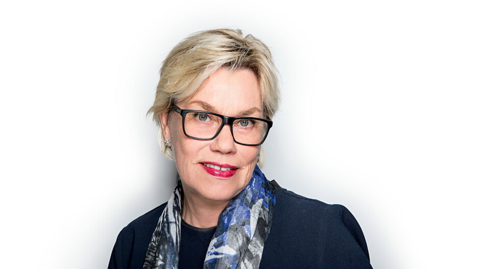 FLERE ELDRE: – En god del av de som kommer til meg er nyslåtte pensjonister som opplever at det blitt altfor mye alkohol over tid, sier psykolog Fanny Duckert. Foto: Gyldendal Norsk Forlag