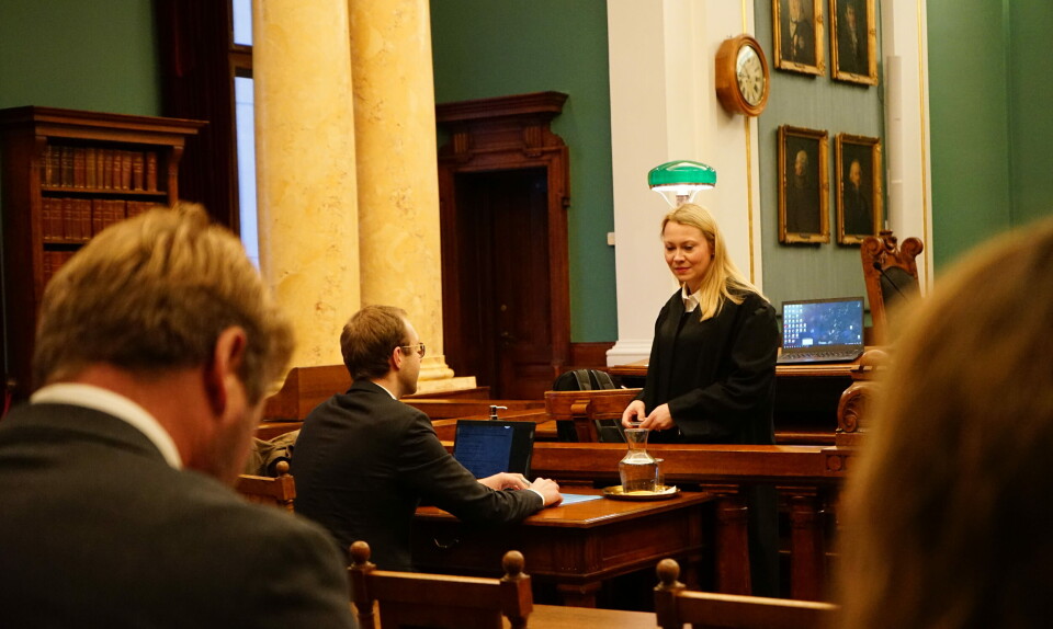 Cecilie Hallan (t.h) fremmet saken på vegne av Legeforeningen, sammen med advokatfullmektig Anders Sondrup (t.v.). Foto: Julie Kalveland Cecilie Hallan (t.h) fremmet saken på vegne av Legeforeningen, sammen med advokatfullmektig Anders Sondrup (t.v.). Foto: Julie Kalveland