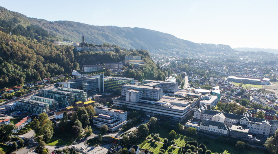 FEIL: En lege ansatt i Helse Bergen skrev ut hvit resept til en pasient med cystisk fibrose, hvor pasient selv skulle betale for behandling. – Det er blitt gjort, men det er feil, sier Marta Ebbing, fagdirektør i Helse Bergen. Arkiv/illustrasjonsbilde av Haukeland universitetssjukehus: Helse Bergen Foto: FEIL: En lege ansatt i Helse Bergen skrev ut hvit resept til en pasient med cystisk fibrose, hvor pasient selv skulle betale for behandling. – Det er blitt gjort, men det er feil, sier Marta Ebbing, fagdirektør i Helse Bergen. Arkiv/illustrasjonsbilde av Haukeland universitetssjukehus: Helse Bergen Foto: