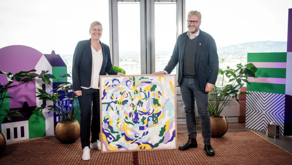 VINNER: Administrerende direktør Ellen Cathrine Andersen i EpiGuard fikk tildelt prisen av Vegar Andersen, rådgiver for varaordføreren i Oslo kommune. Foto: K. Gaare/Oslo Innovation Week Foto: VINNER: Administrerende direktør Ellen Cathrine Andersen i EpiGuard fikk tildelt prisen av Vegar Andersen, rådgiver for varaordføreren i Oslo kommune. Foto: K. Gaare/Oslo Innovation Week Foto: