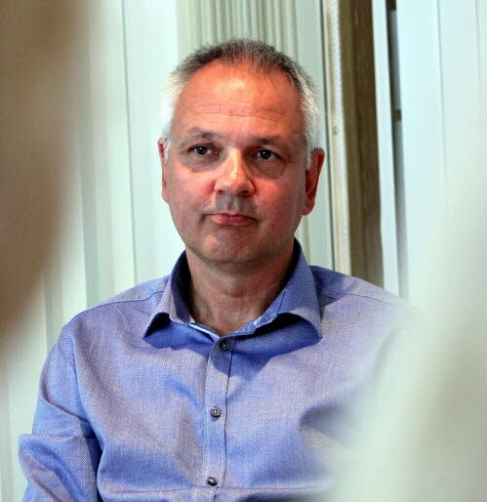 – Vårt fagmiljø ser også utfordringene med å stenge barnehager og småskoler, og vi drøftet dette i vår risikovurdering, sier Preben Aavitsland. – Vårt fagmiljø ser også utfordringene med å stenge barnehager og småskoler, og vi drøftet dette i vår risikovurdering, sier Preben Aavitsland.